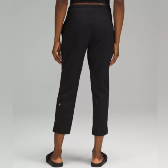 Lululemon Dance Studio Mid-Rise Cropped Pants in Black Size 14 - Picture 1 of 9